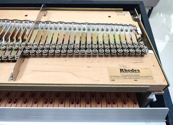 RHODES MARK I SeventyThree rok 1976 - 13