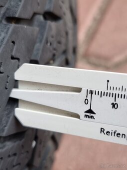 225/60r18 Kumho zimni pneu - 13