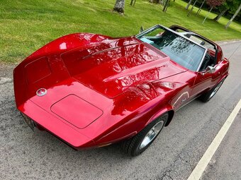 Chevrolet Corvette 1973 – klasický americký kabriolet s V8 - 13