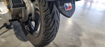 Skútr Honda 125PCX - 13