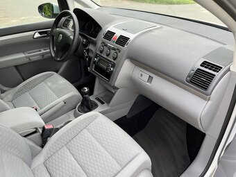 Volkswagen Touran 1.4tsi 103KW, naj. 132 tis km, 7 mist - 13