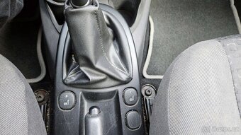 FORD FOCUS 1,6 16V COMFORT - 13