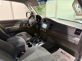 Mitsubishi Pajero 3,2 D TAŽNÉ VELMI PĚKNÝ STAV - 13