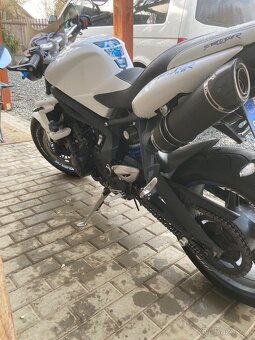 Triumph street triple 675 R - 13