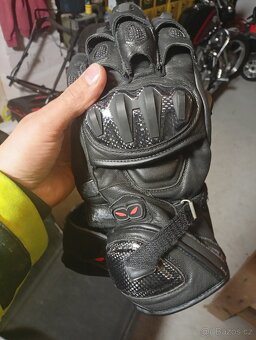 Helma boty rukavice bunda kalhoty - 13