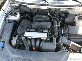 Volvo S40 1,8i 85kW 1997 KRASNE, DILY z vozu - 13
