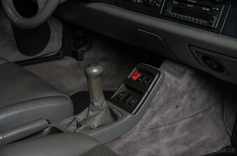 Porsche 993 Carrera 4 Coupé, 1995 – legenda na čtyřech kolec - 13