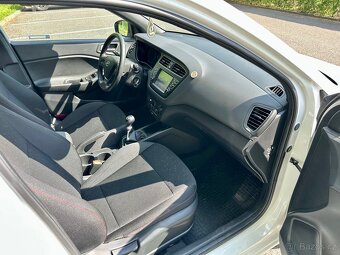 Hyundai i20 SMART 1.2i 55KW ČR - 13