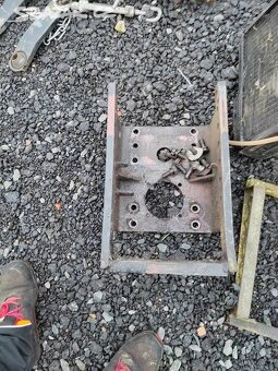 ZETOR 7045 díly (motor,převodovka,kabina a td.) - 13