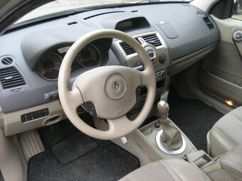 RENAULT MEGANE COMBI 2.0 - 13