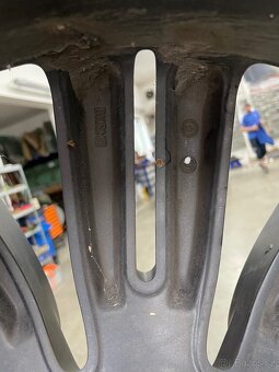 Disk z Ranger Rover Velar - 13