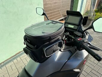Honda NT1100 Manual - 13