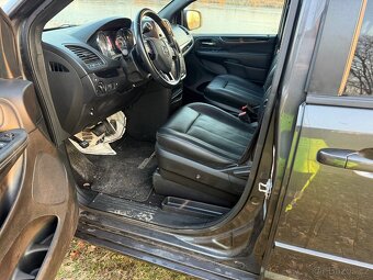 Dodge Grand Caravan - 13