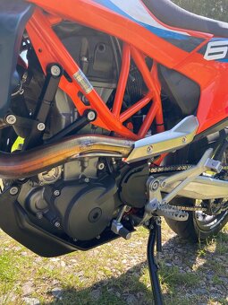KTM 690 SMC-R 2023 A2 - 13
