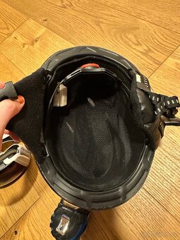 Lyžařská přilba s brýlema vel. L - 13