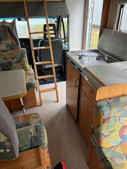 Obytné Fiat Ducato Knaus 2.8 TDi, servis.k. palandy - 13