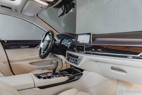BMW M760iL-V12-B&W-Soft-HUD-LCD-NightV-1.m-R20 - 13