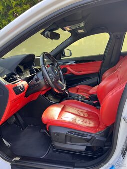 BMW X2 xDrive20d - model M sport - pohon 4x4- bílá - 13