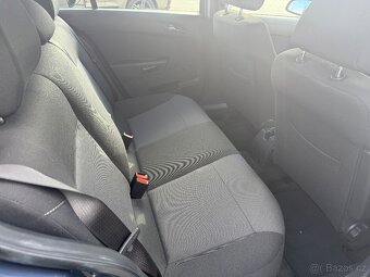 OPEL ASTRA H 1,6 16V 85kW rok 2011 - 1.majitel - 31000km - 13