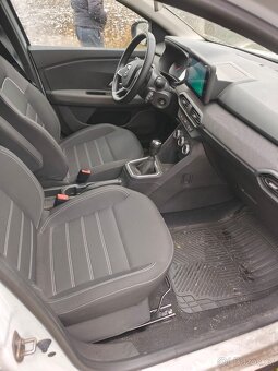 Dacia Jogger 2022 1.0 80kw 11600km - 13