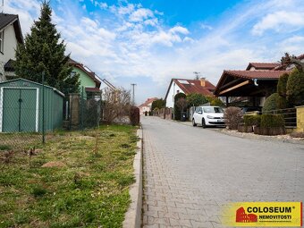 Moravany, pozemky pro bydlení, 1.711 m2, sítě - pozemek - 13
