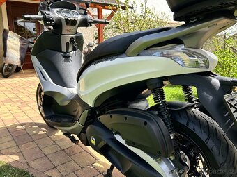 Piaggio Beverly 350 - 13