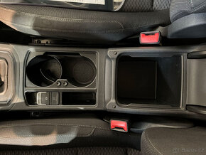 VW Touran Comfortline 2.0 TDi - LED,tažné,park.sen,150 PS - 13