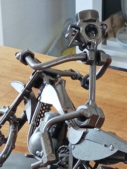 KOVOVÝ MODEL MOTOKROSOVÉHO JEZDCE NA MOTORCE HINZ & KUNST - 13