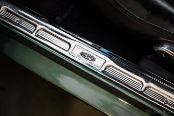 Ford Mustang Fastback z roku 1966 - 13