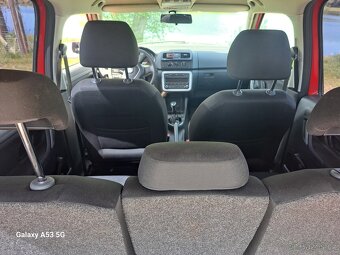 ŠKODA ROOMSTER - 13