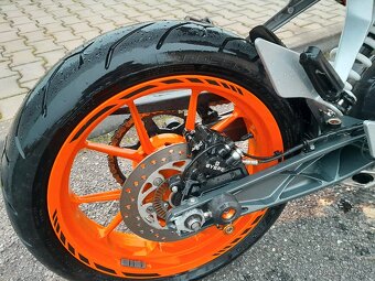 KTM Duke 390 ABS, 2016, 21tis.km, ZIMNÍ CENA - 13
