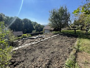 Zahrada se zděnou chatou, 392m2, Domažlice - 13