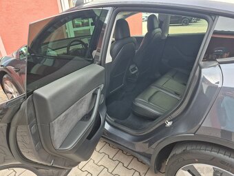 Tesla Model Y Long Range 378kW SOH 92,4%(ODPOČET DPH) - 13