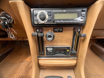 MERCEDES BENZ W107 350SLC MANUÁL - 13