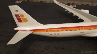 Airbus 346 Iberia celokov 1:200 Phoenix - 13