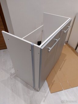 Skříňky kuchyňské linky - 13