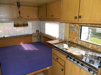 Dvouosý karavan Dethleffs - 13