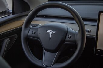 Tesla Model Y Long Range 378kW - 13