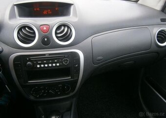 Citroën C2 1.1i serviska,2x kola benzín manuál 44 kw - 13