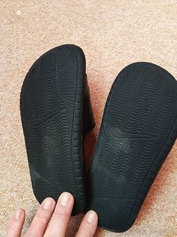 Pantofle zn."NIKE" vel."32" - 13