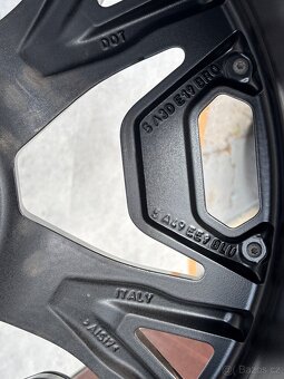BMW R22 IX orig. 22" alu disky s Letní Pirelli Xm - 13