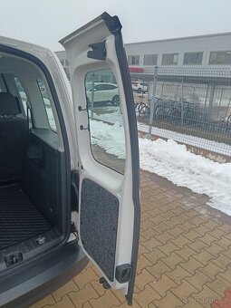 VW CADDY 2,0TDI 55KW rok 2016 - 13