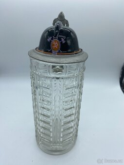 Sběratel nabízí staré korbele s cínovými víčky - 13