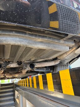 Mercedes Benz CLS500 - 13