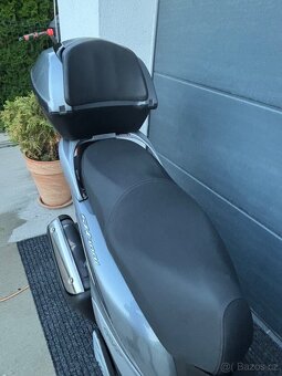 Honda SH 300i - 13