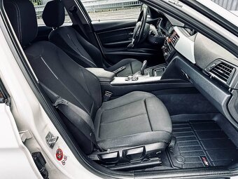 BMW Rad 3 Touring 318d A/T - 13