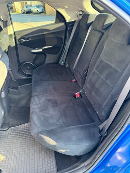 Honda Civic 5DR 1.4 benzín - 13
