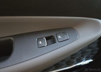Hyundai Santa Fe 2.4-1.MAJITEL-4X4-AUT-TAŽNÉ 2t - 13
