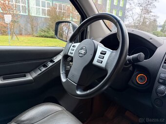 Nissan Navara 3,0 DCi V6 4WD/automat/35 tkm - 13