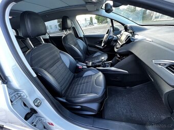 Peugeot 2008, 1,6 HDi 84 kW ALLURE PANO,NAVI - 13